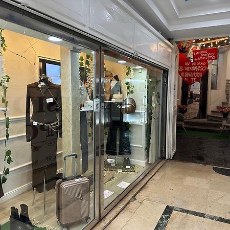Residenza Esposito Economy Rooms Наполи Екстериор снимка