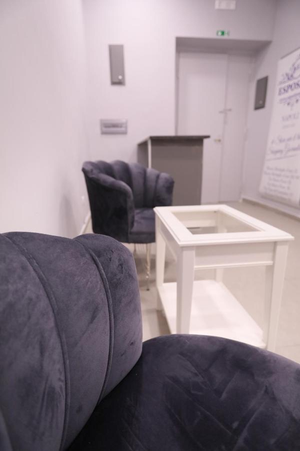 Residenza Esposito Economy Rooms Наполи Екстериор снимка