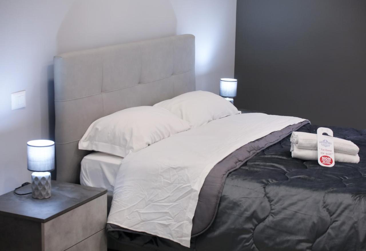 Residenza Esposito Economy Rooms Наполи Екстериор снимка