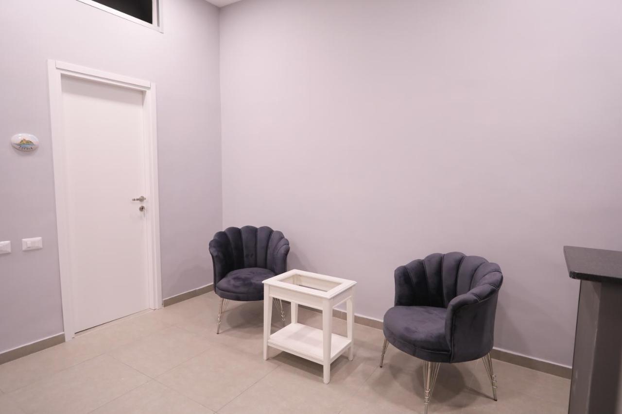 Residenza Esposito Economy Rooms Наполи Екстериор снимка