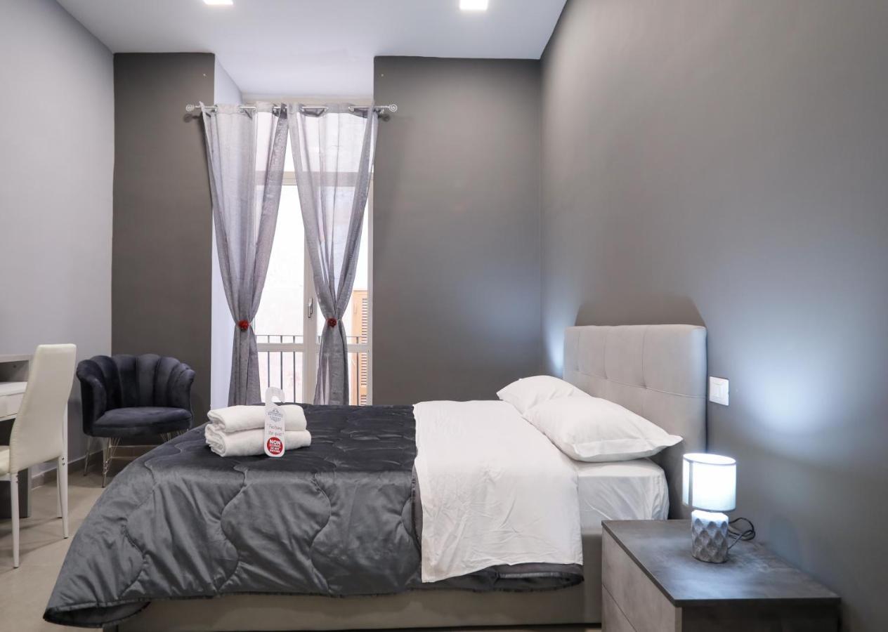 Residenza Esposito Economy Rooms Наполи Екстериор снимка