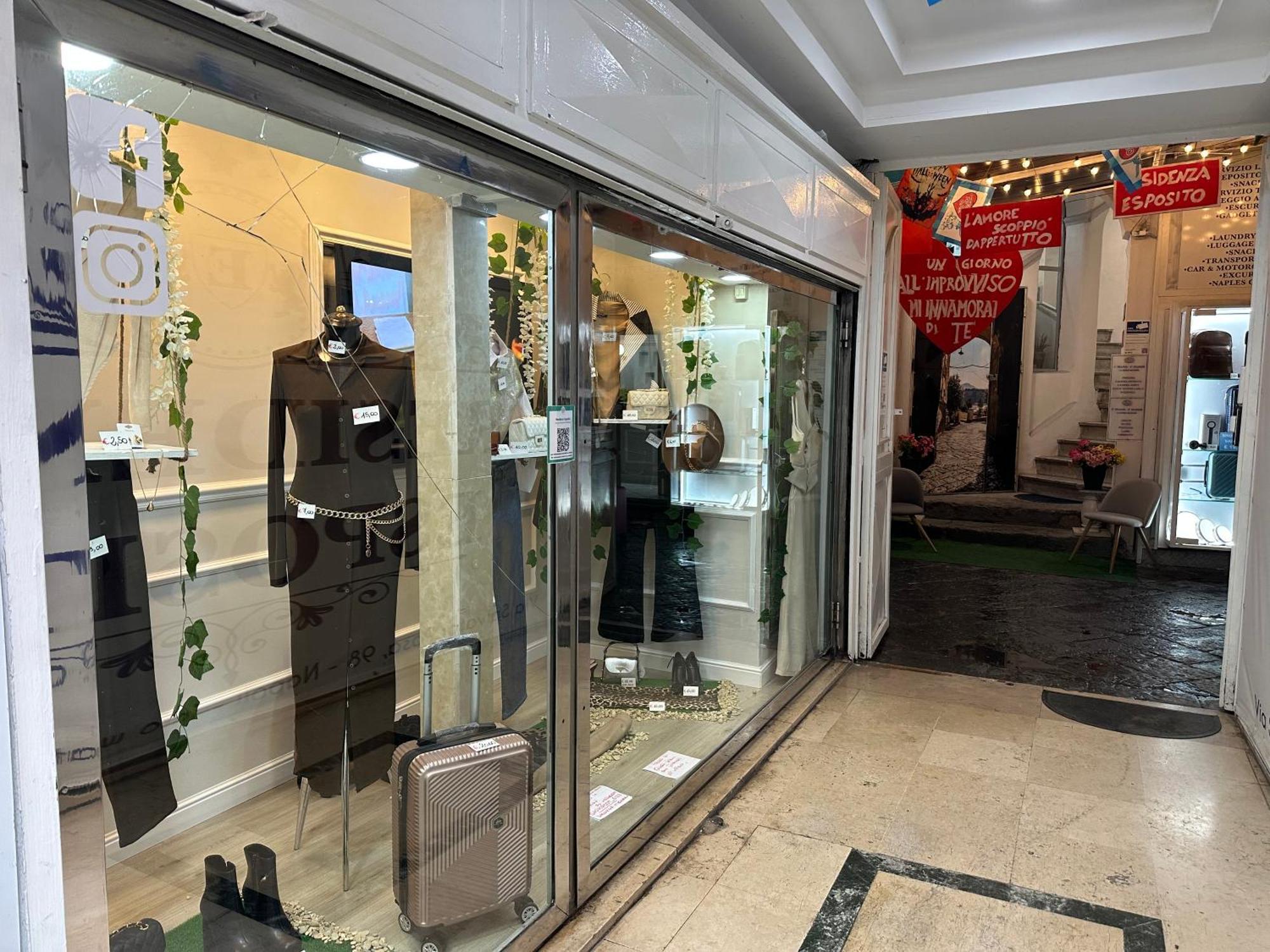 Residenza Esposito Economy Rooms Наполи Екстериор снимка