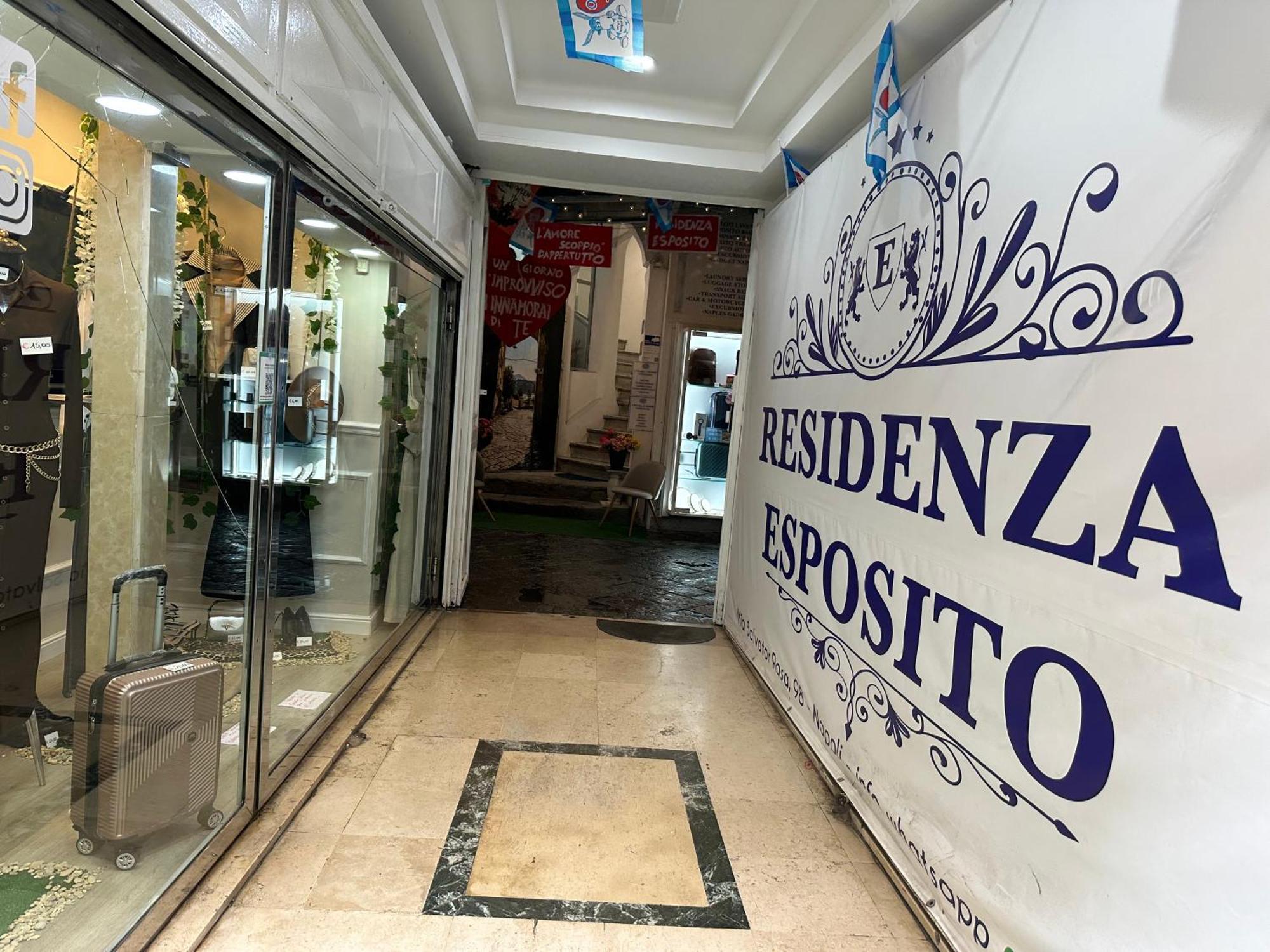 Residenza Esposito Economy Rooms Наполи Екстериор снимка