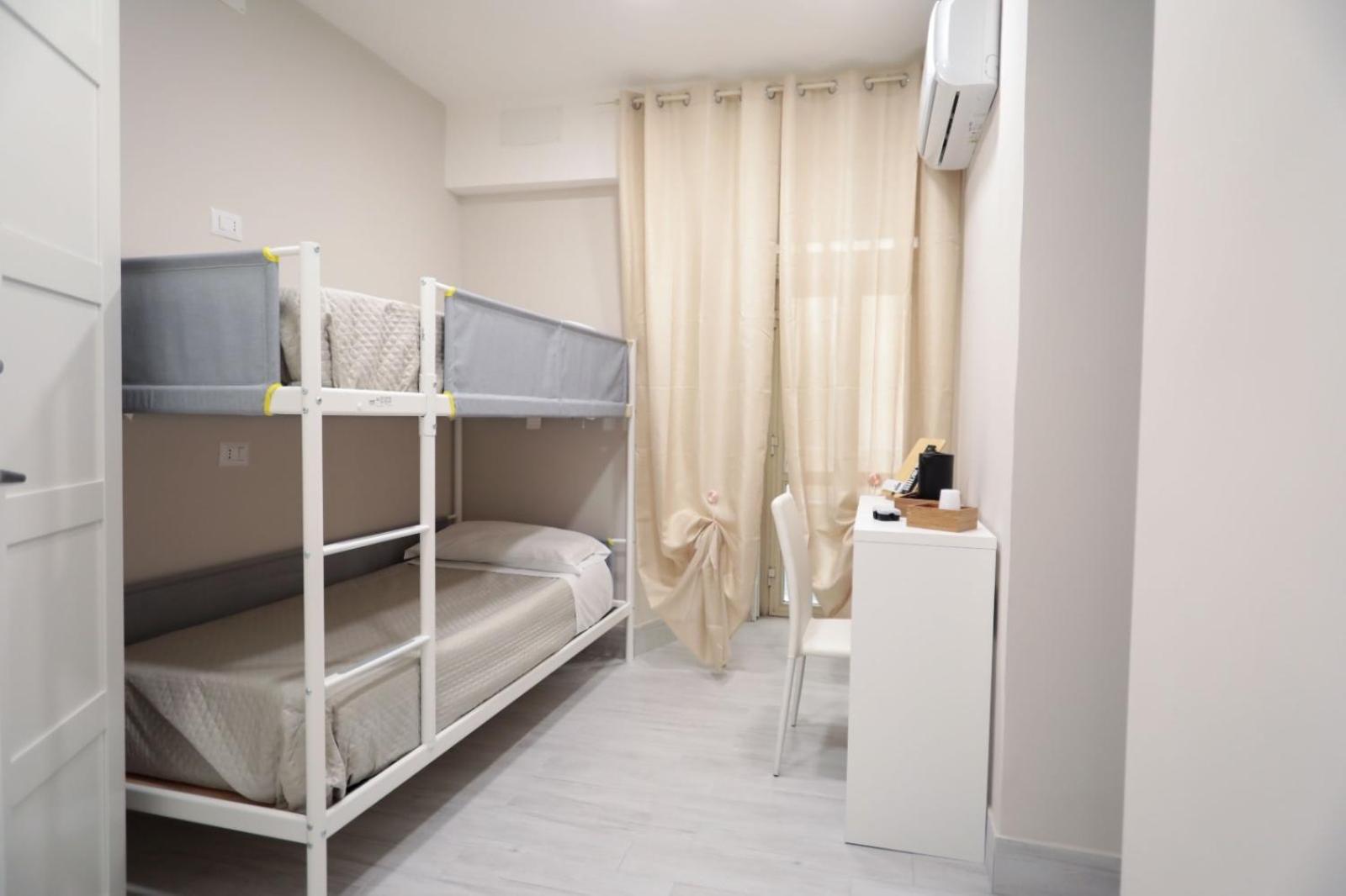 Residenza Esposito Economy Rooms Наполи Екстериор снимка